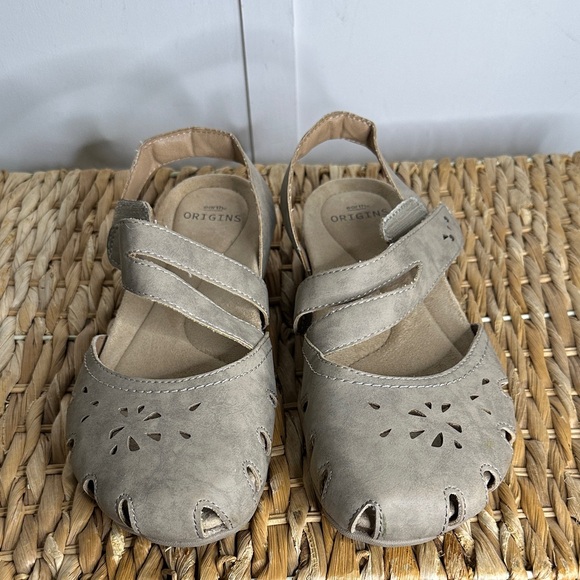 Earth Origins Shoes - Origins‎ Women's Taupe Sandals size 9